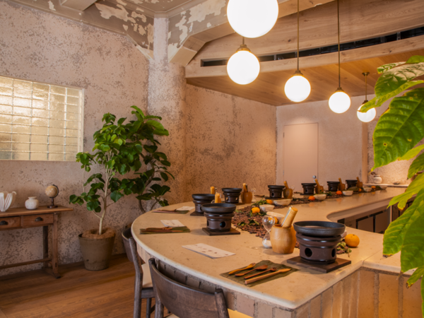 日本橋兜町の歴史ある日証館にオープン。