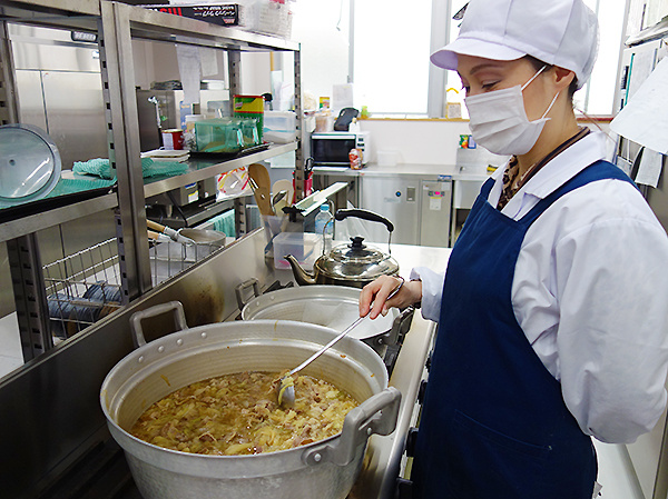 週2日~短時間の調理補助◆40代~60代活躍中!車通勤可◎【川西市:エニシエ川西加茂】