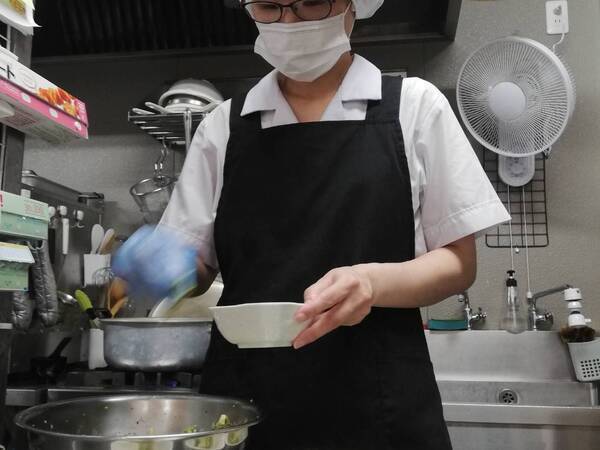 週2日～短時間の調理補助★40代～60代活躍中！車通勤可◆【豊中市庄本町：こころ絵豊中】