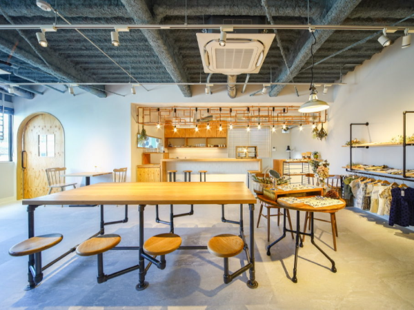 2本柱の事業で、安心して長く働けます