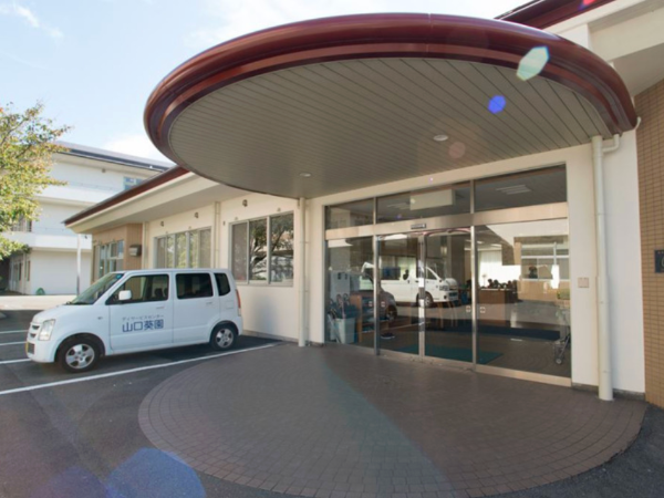 資格持ち未経験大歓迎/日勤のみ/資格取得支援/万全なキャリアアップ制度/充実な福利厚生/デイサービス介護職